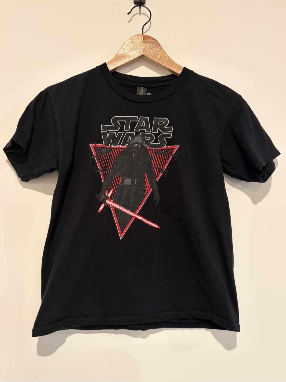 Star Wars Size M Black Kylo Ren Neon Triangle Youth Graphic T-Shirt